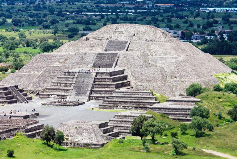 Pyramiderna i Teotihuacan är en av landets största 